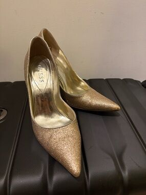 GUESS Women's Gold Glitter Pointed Pumps